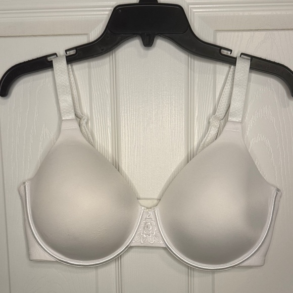 EUC Black, White & Cream 3 Piece Bra Set - Picture 10 of 12